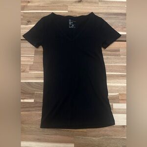 GAP Black V-Neck Short Sleeve Tee XS